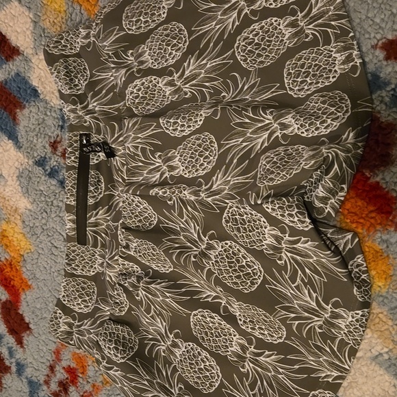 The OG Army Green Pineapple Runners - Picture 2 of 5